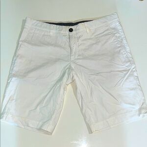 Moncler 1952 Pantalone Bermuda Shorts, Italian Luxury, White, Size 🇮🇹 50 / 🇺🇸 L